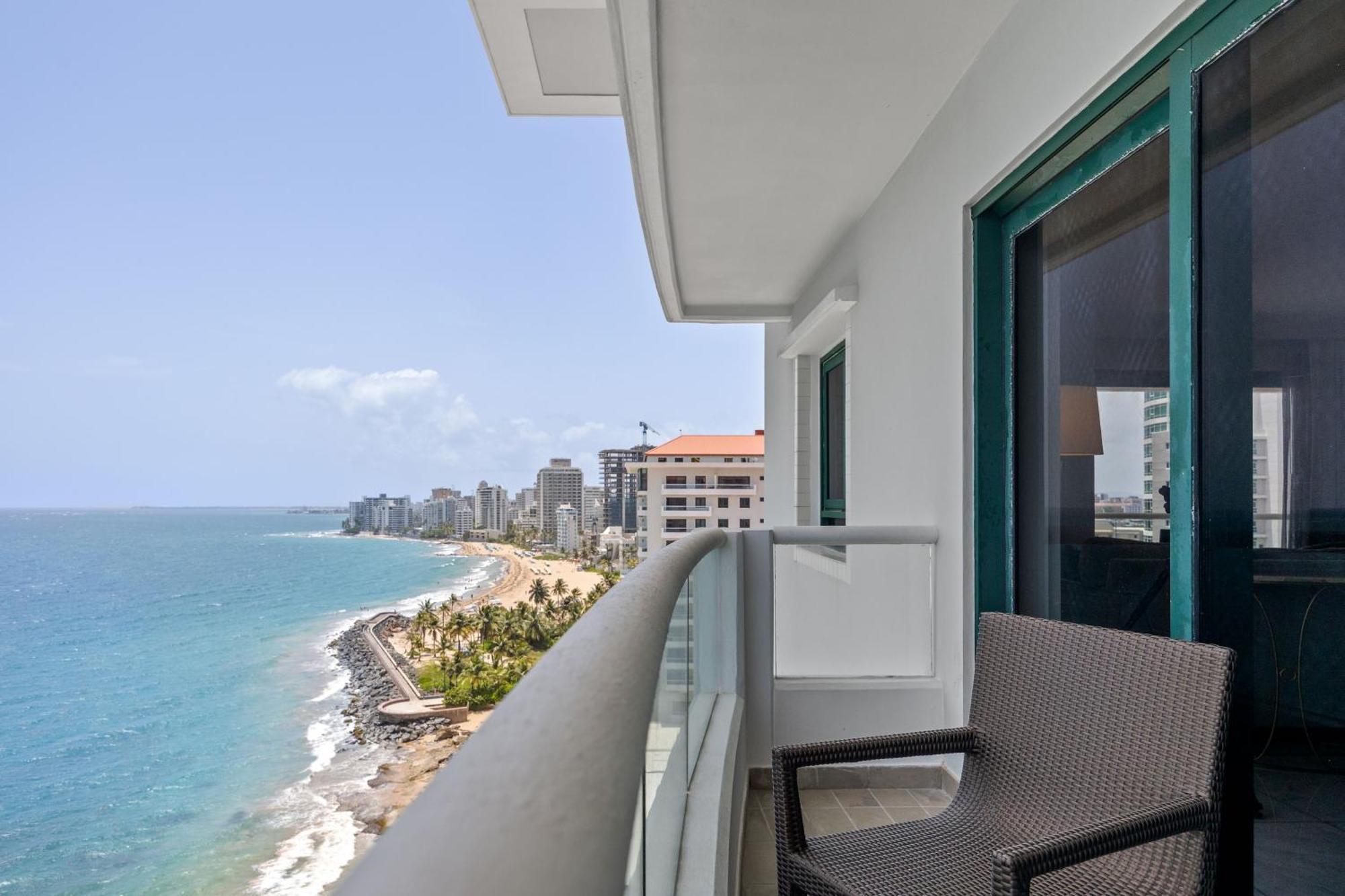 Deluxe Ocean Front King Suite
