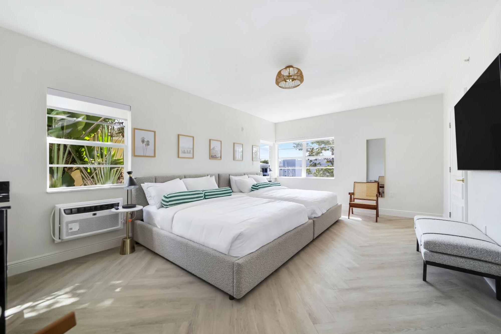 Deluxe Room - Two Queen Beds (Self Check-in)