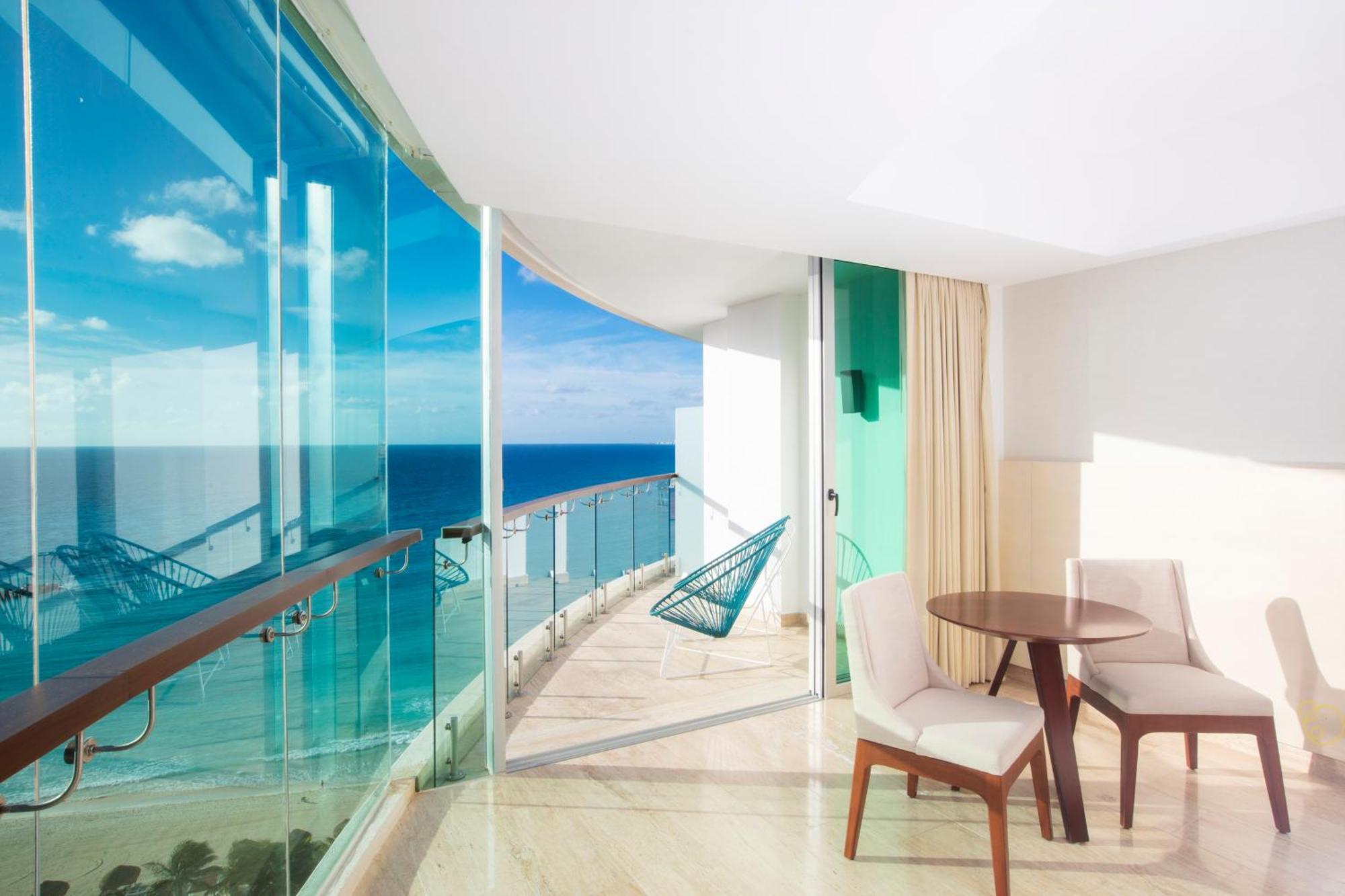 Altitude Corner Suite Ocean Front