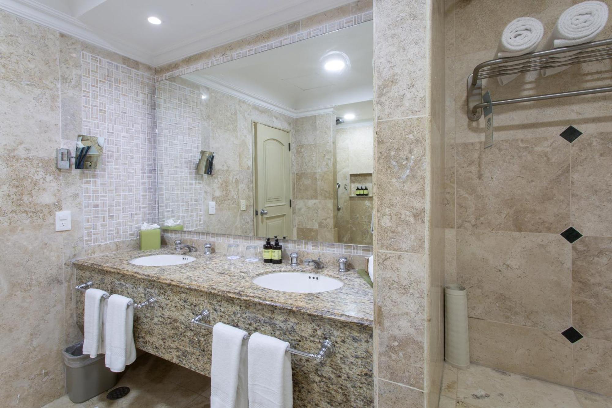 Sandos Suite