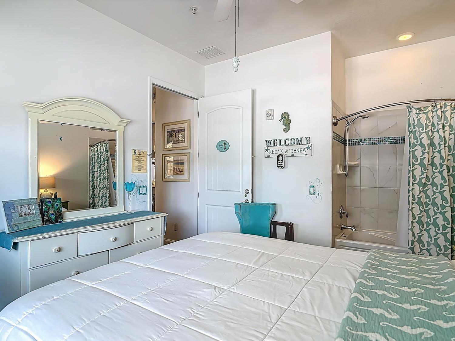 Sea Horse Queen Room