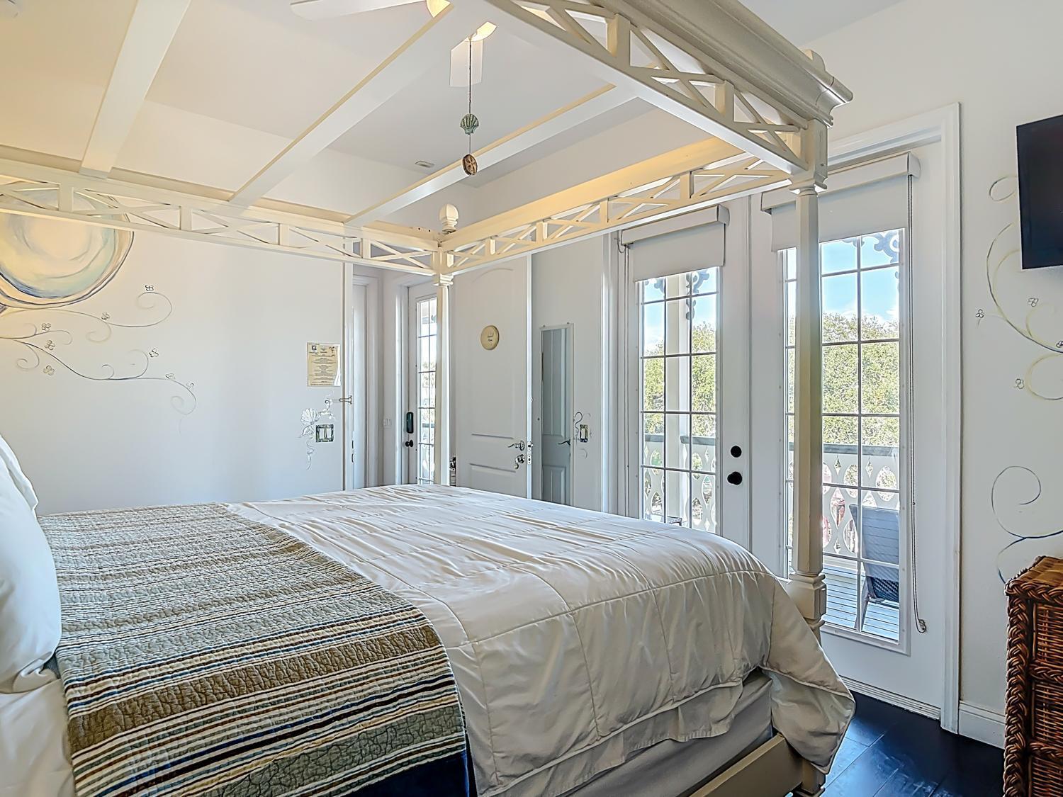 Sea Shell King Room Balcony