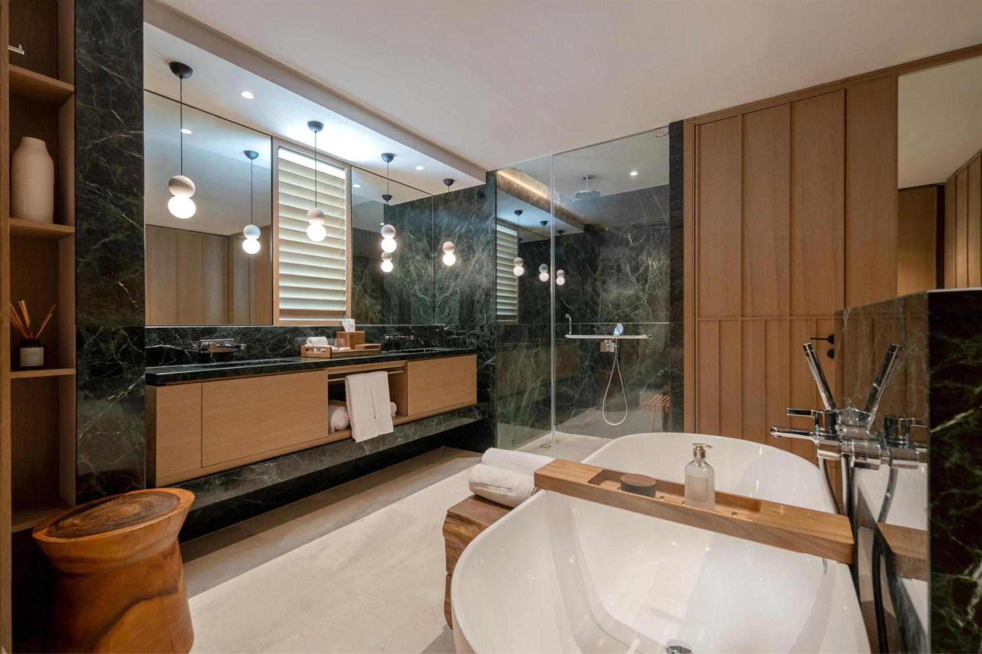 King Suite Marina View High Floor