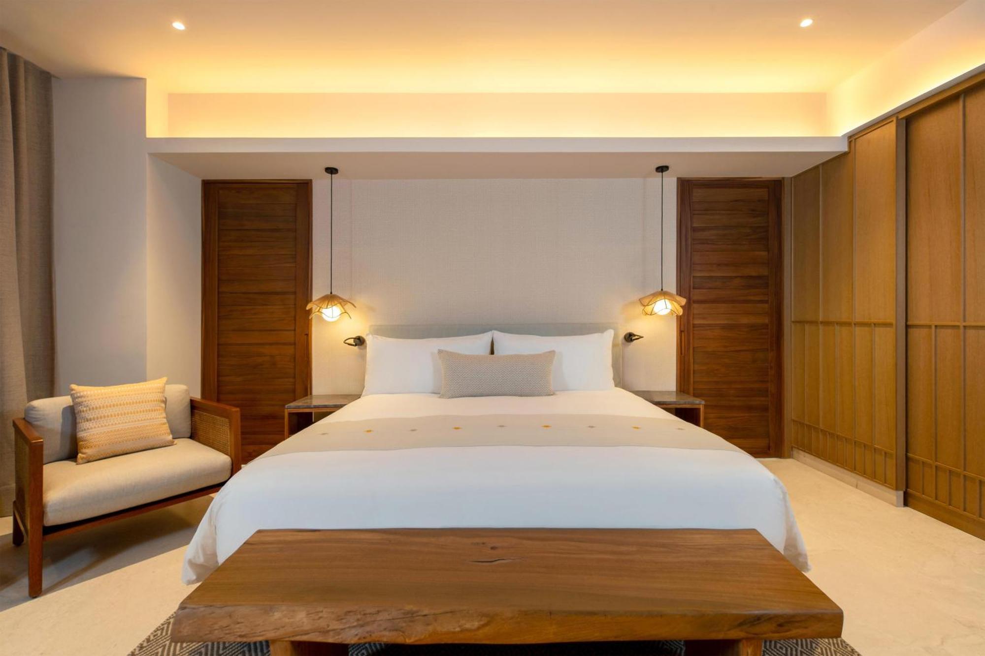 Oceanfront King Suite