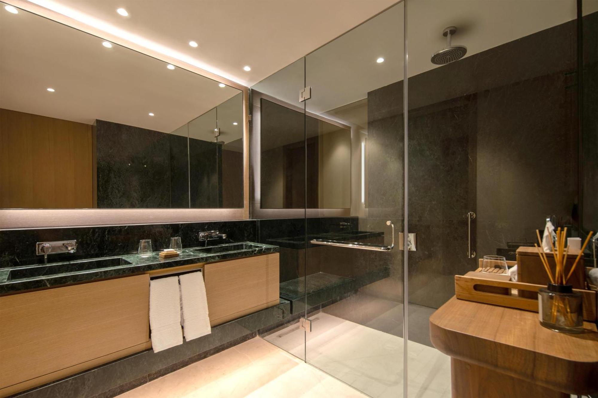 Oceanfront King Suite
