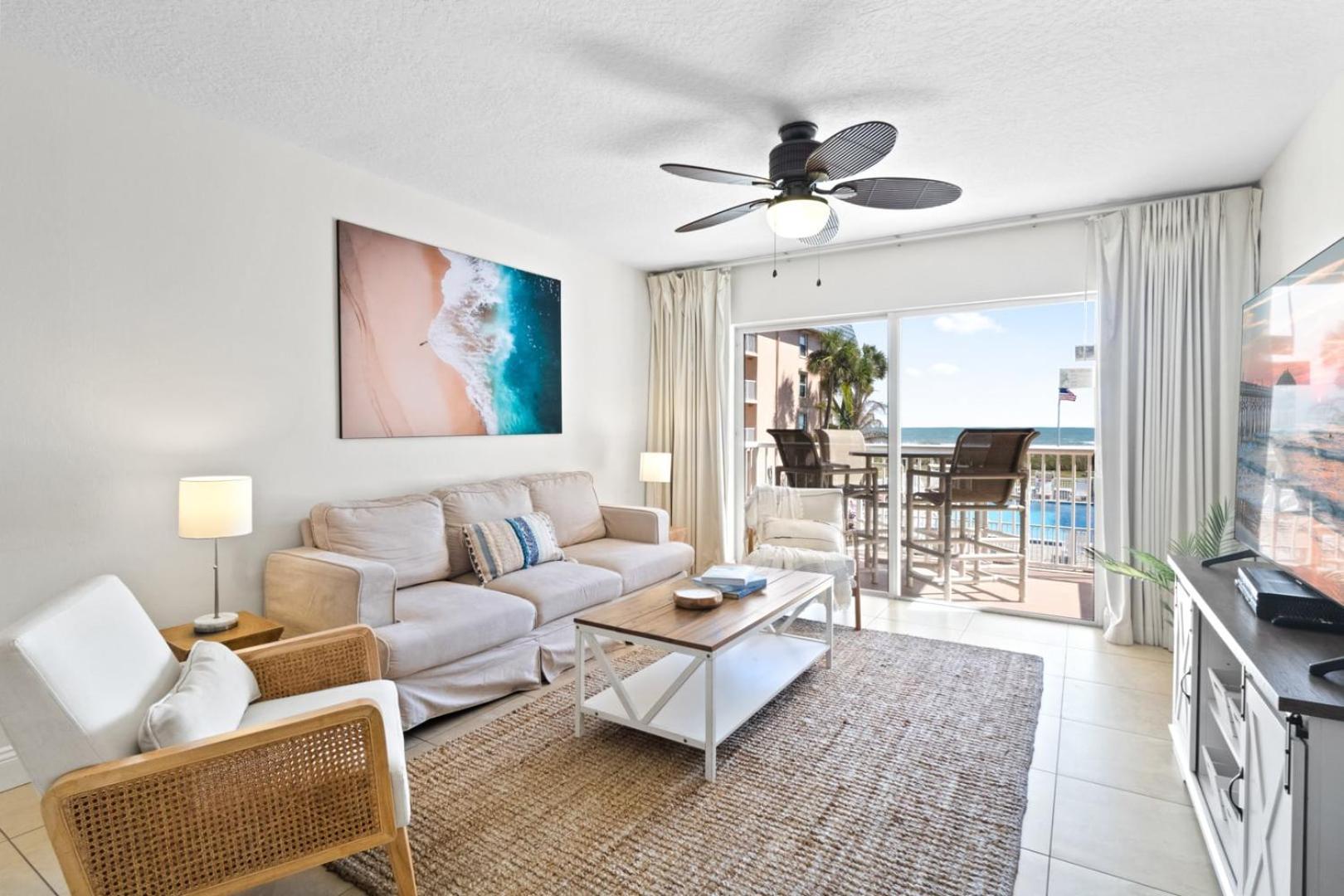 Direct Oceanfront Three-Bedroom Apartment - Unit 39,1765969763:JPEG