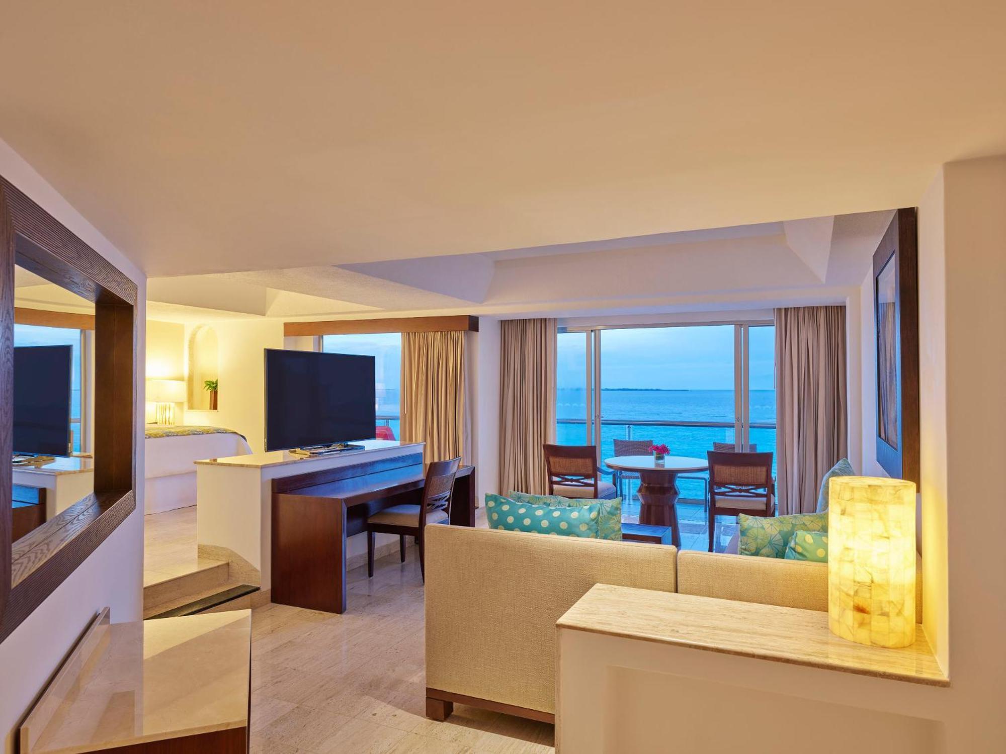 Infinite Ocean Front Two Bedroom Master Suite