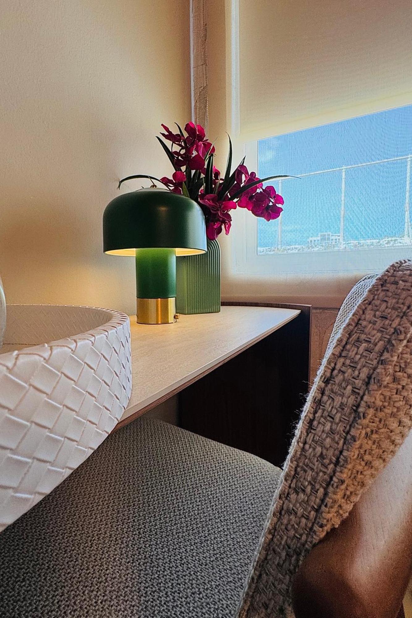 The Pearl King Suite