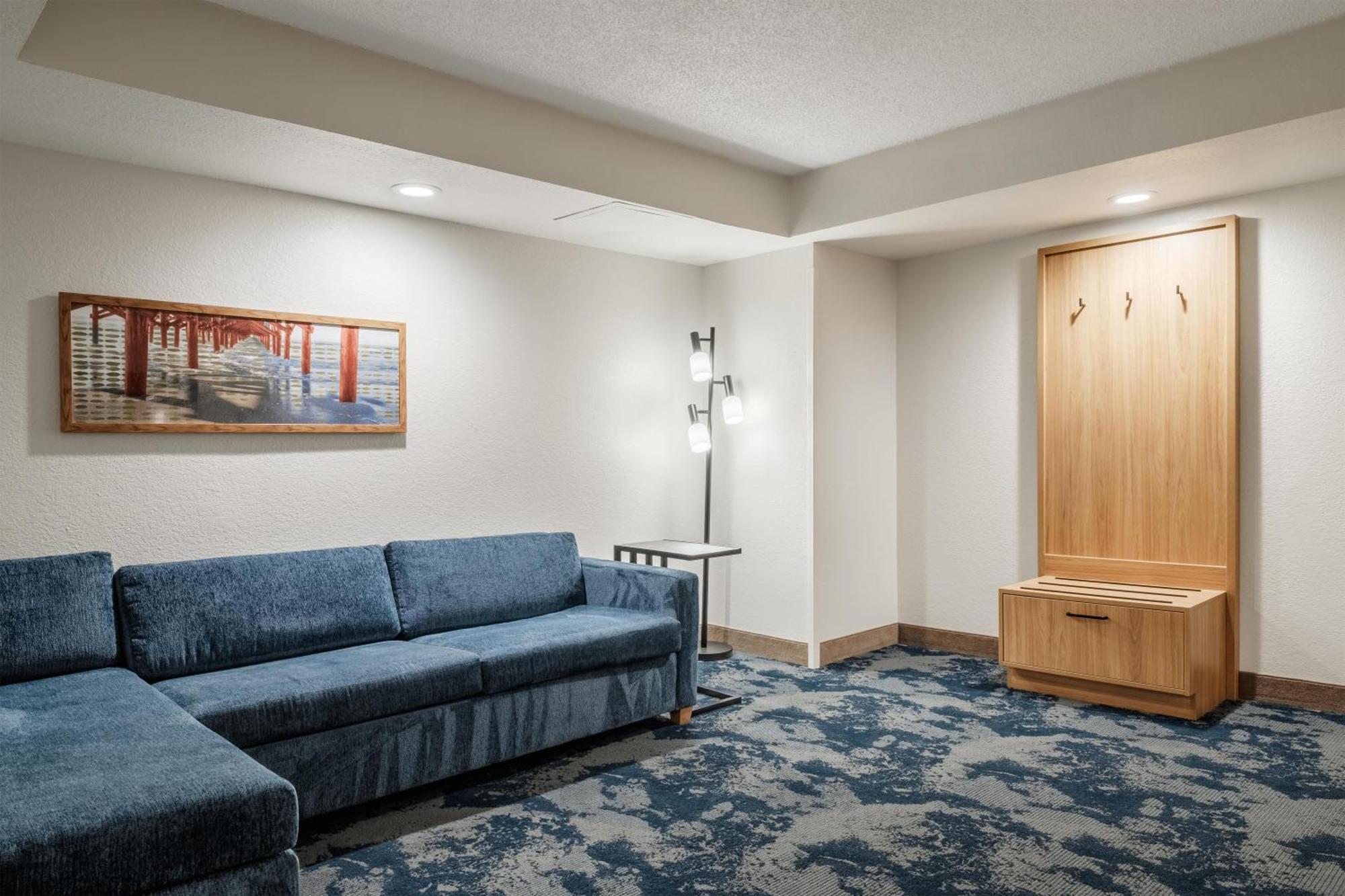 One-Bedroom King Suite with Sofa Bed - Non-Smoking