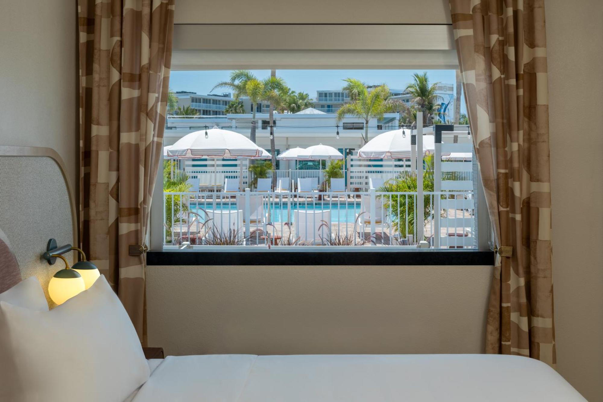 Lanai Queen Room with Two Queen Beds and Pool View - Mobility Accessible with Tub