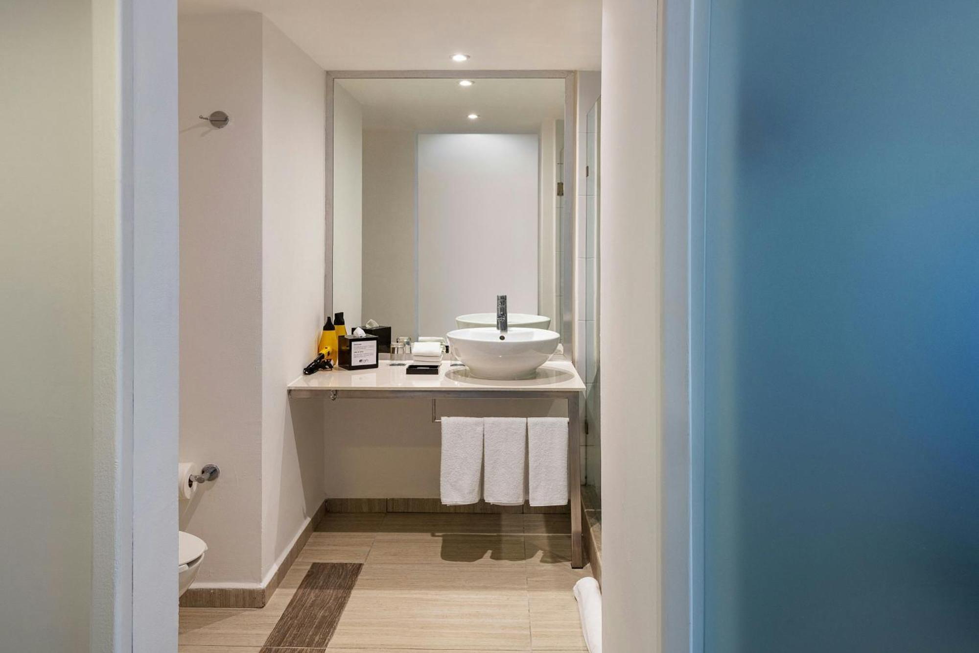 Aloft King Room