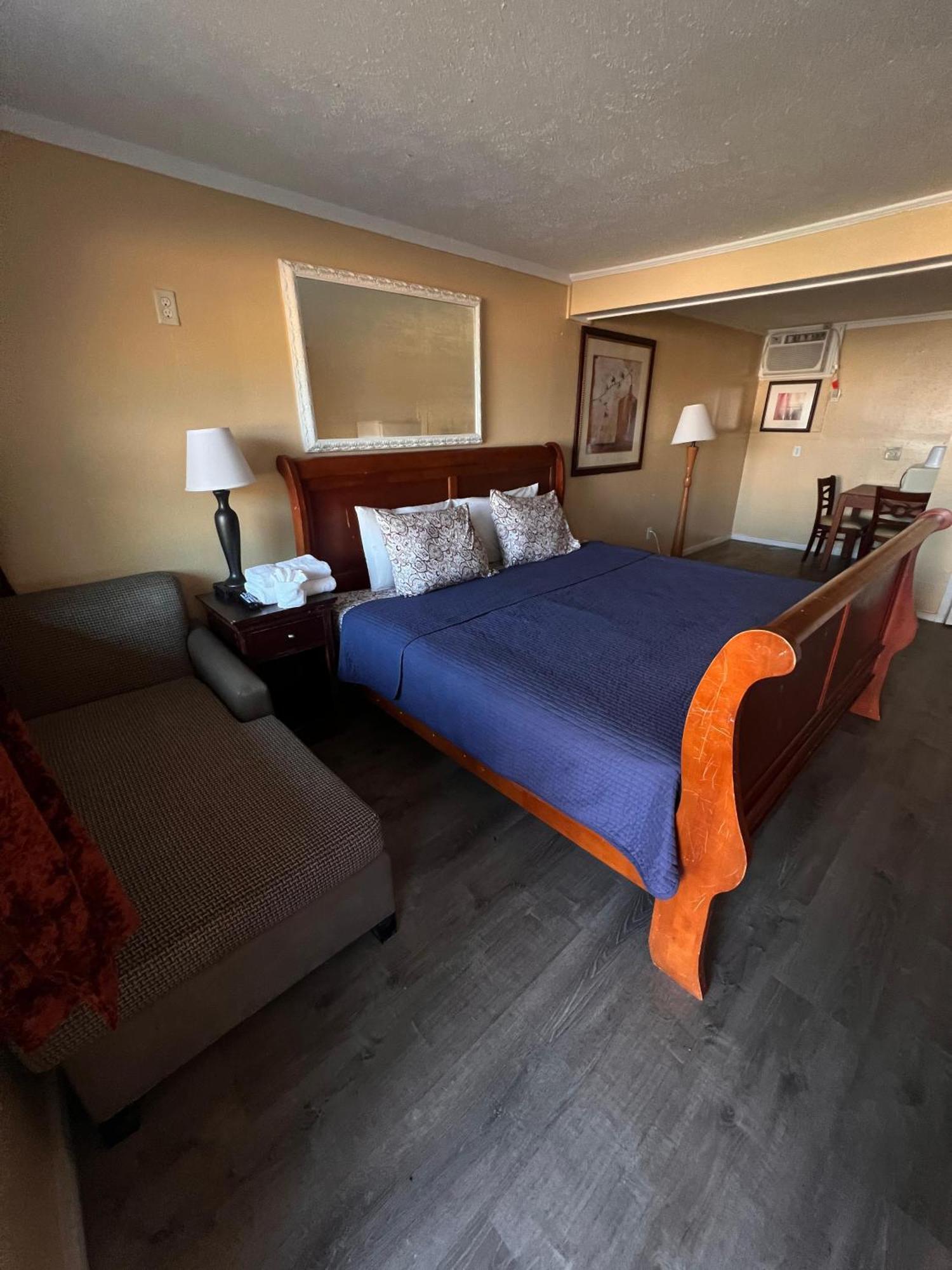 King Bed Non-Smoking