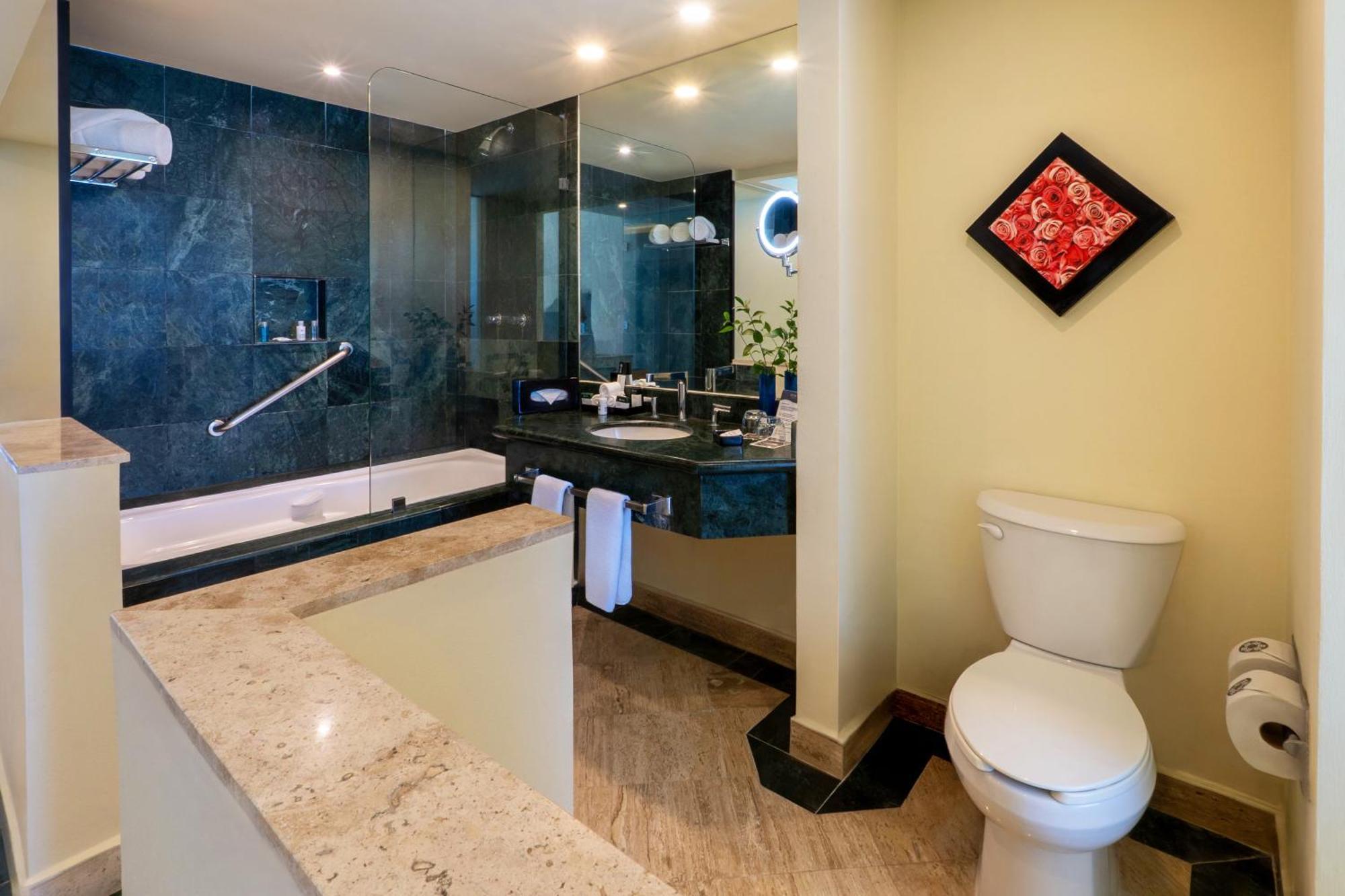 Pyramid Master Suite