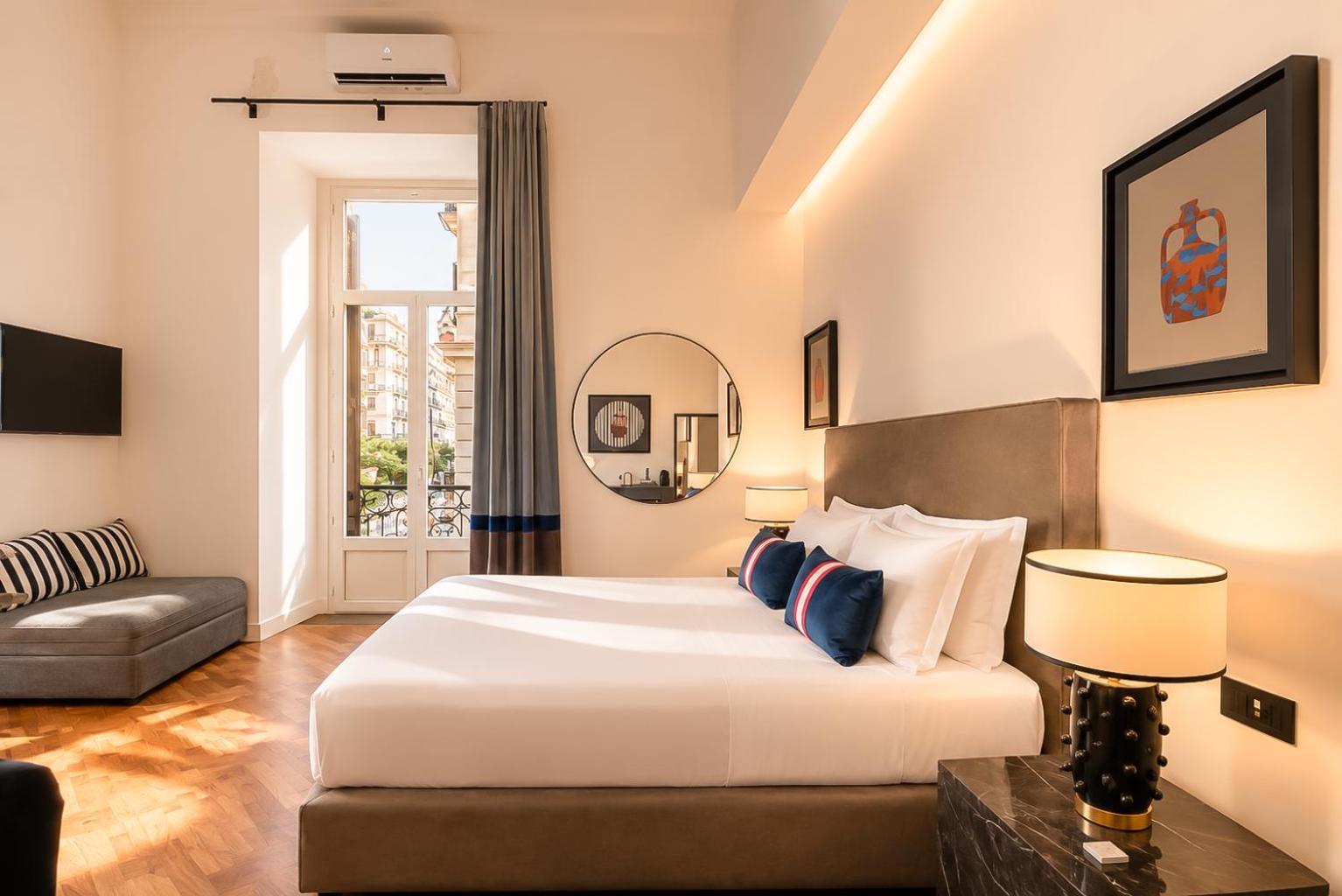 Triple room balcony – Via Santa Lucia 76
