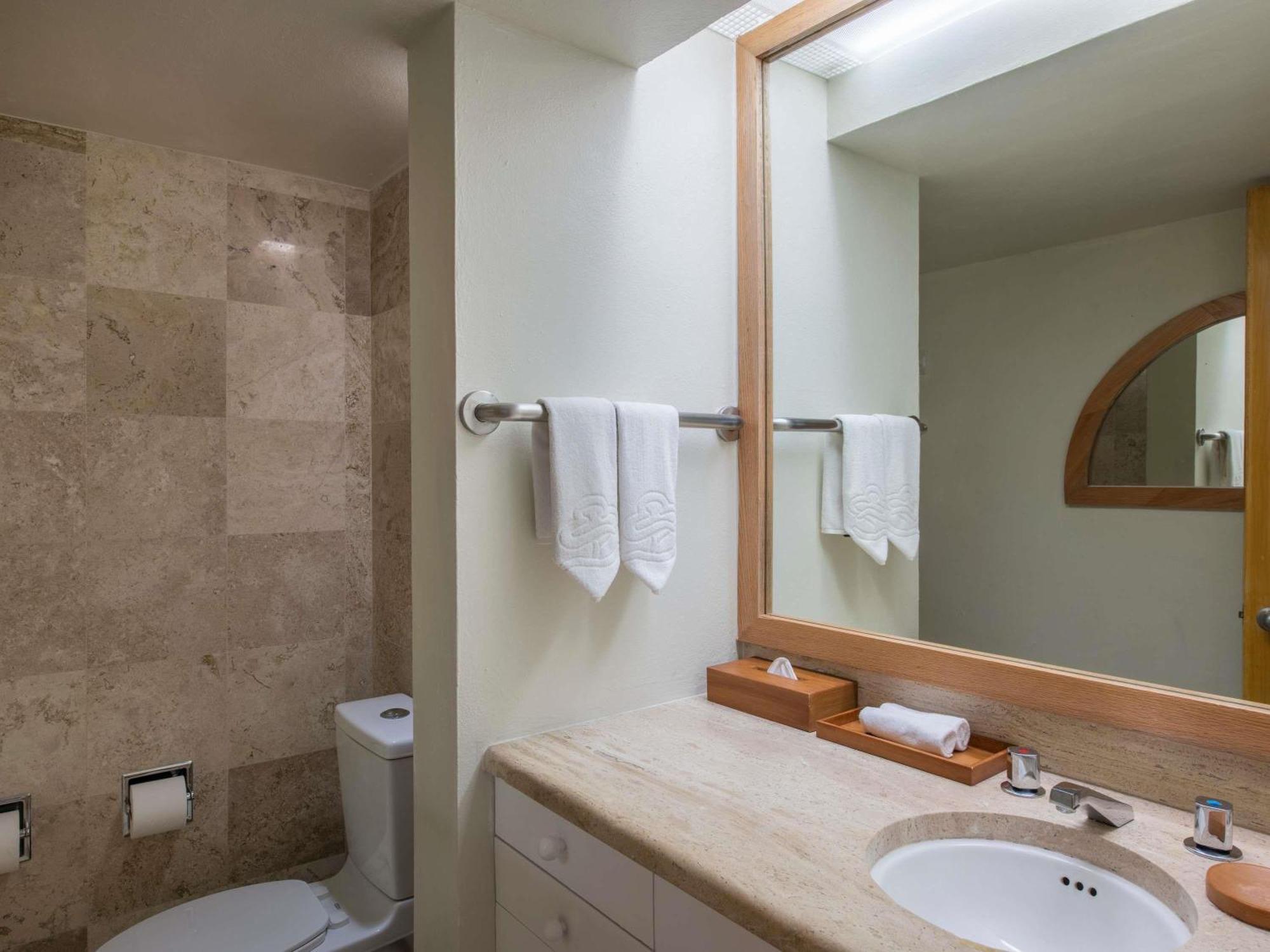 Two-Bedroom Deluxe King Suite Balcony Jacuzzi Lagoon View