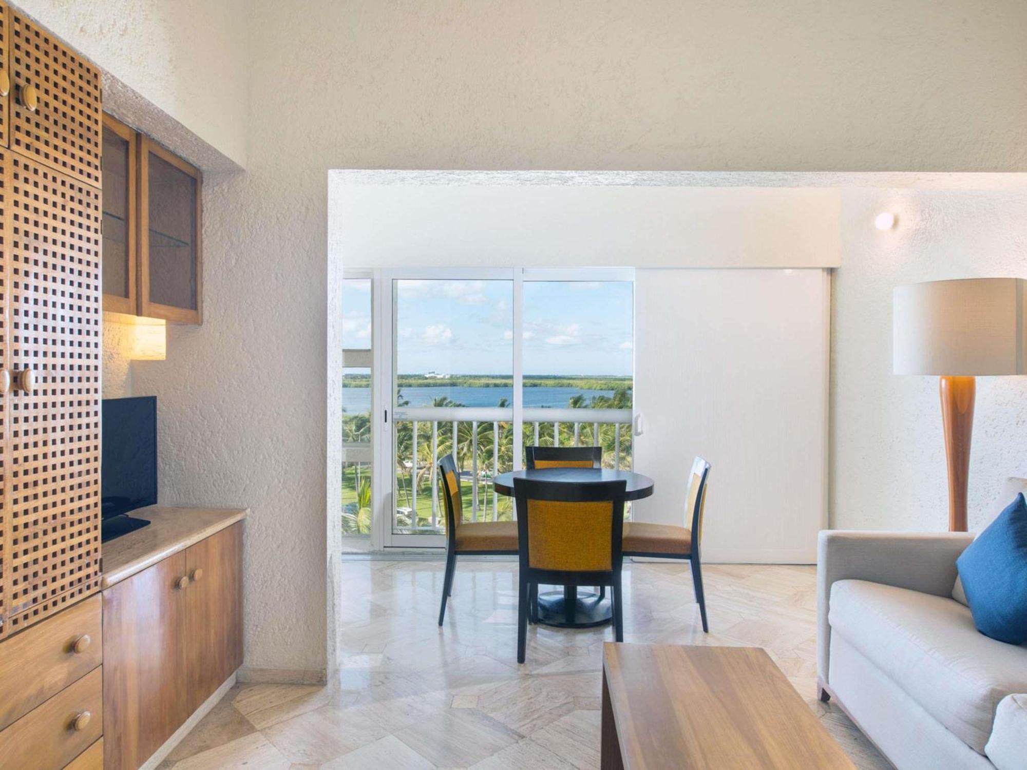 Two-Bedroom Deluxe King Suite Balcony Jacuzzi Lagoon View
