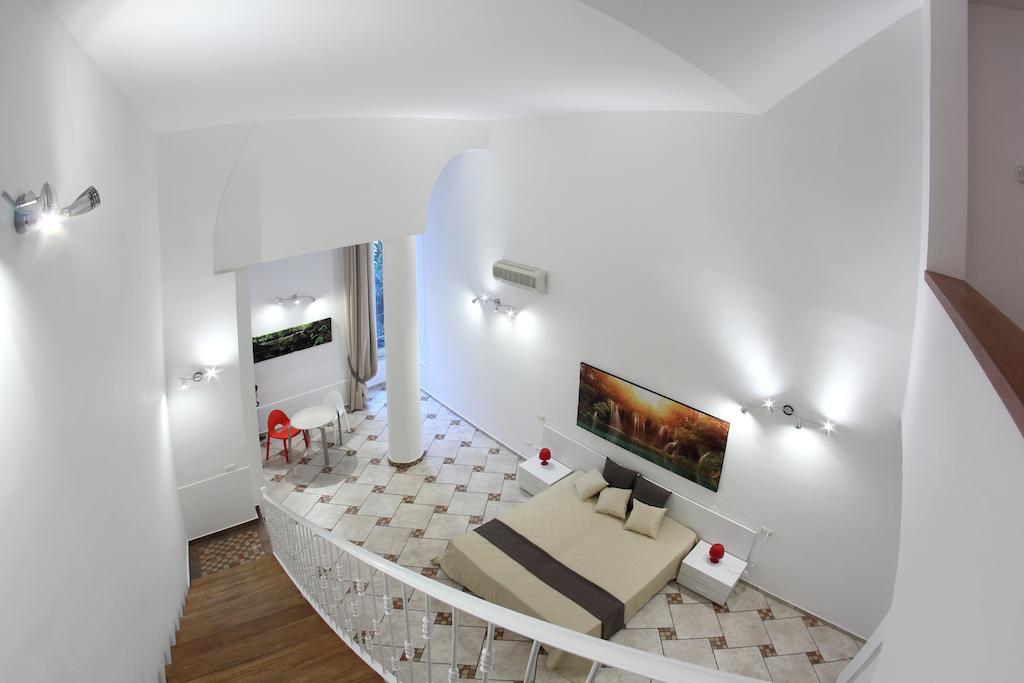 Quadruple Room Split Level