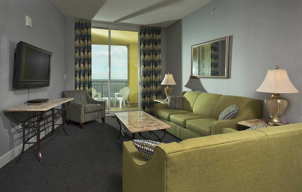 Three-Bedroom Suite Ocean Front,370587730:JPEG