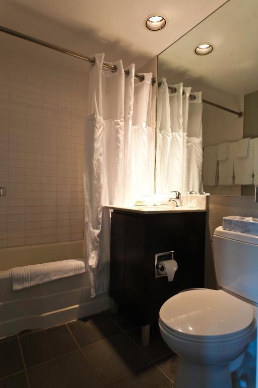 Petite Double Room