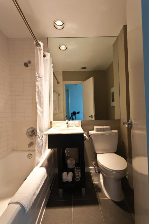 Deluxe Queen Room with Two Queen Beds