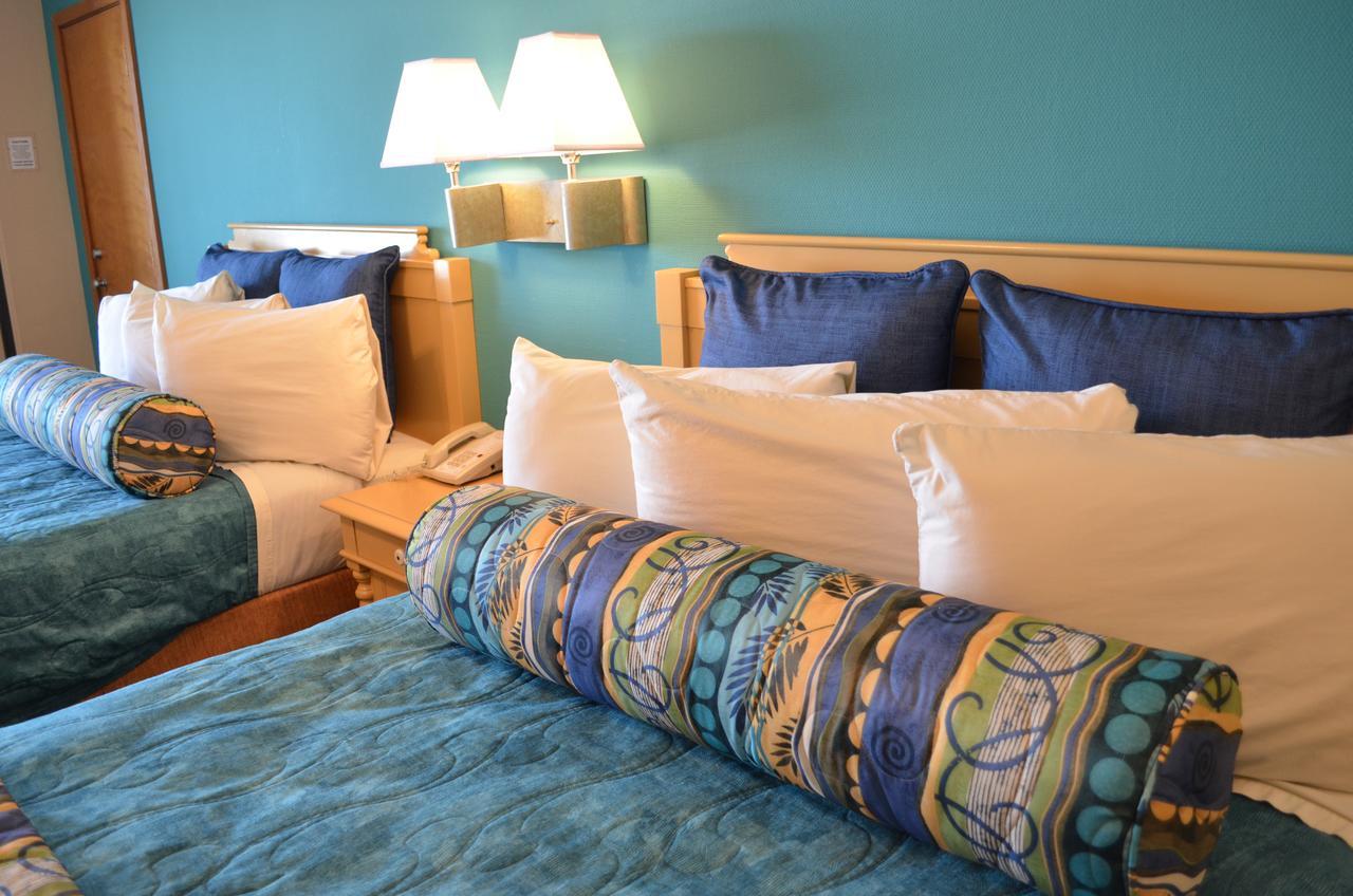 Oceanfront Room with Two Queen Beds - Disability Access - Kitchen