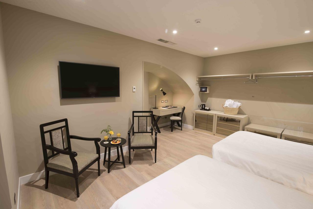 Suite Double Queen Bed