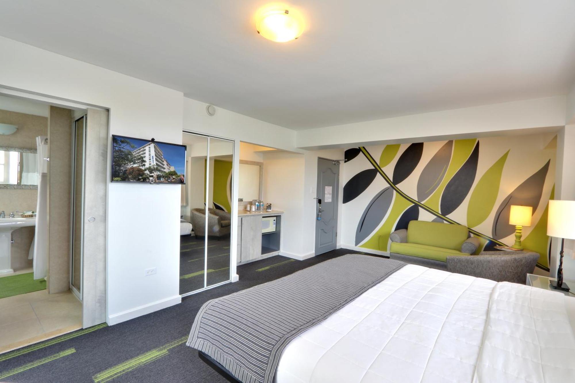 Deluxe Ocean View High Floor