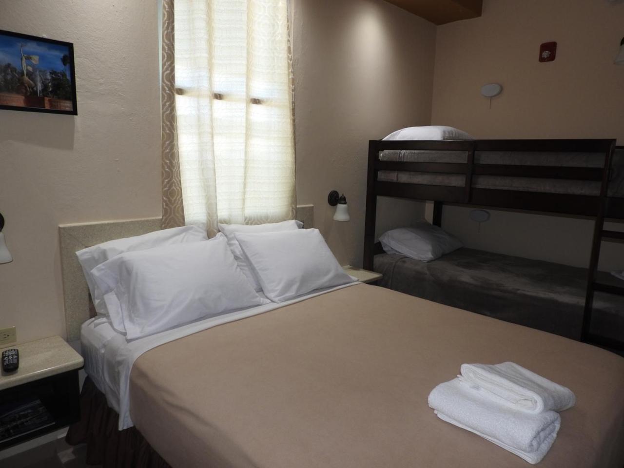 1 Queen Bunk Beds Room