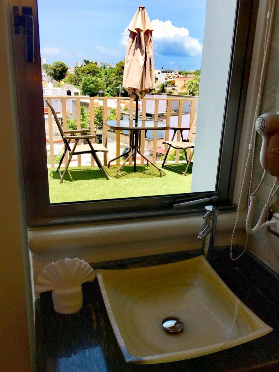 King Suite Spa Bath