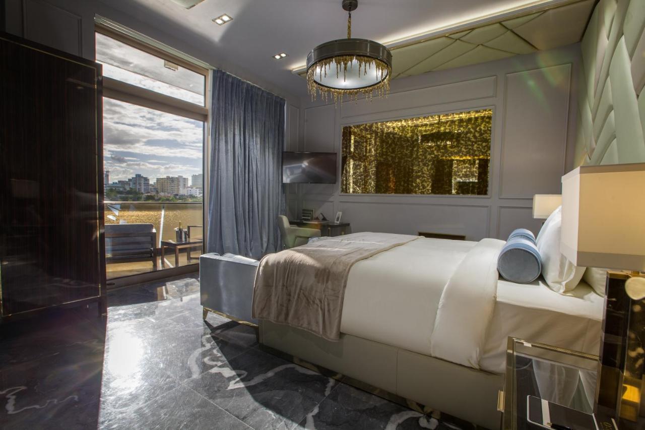 Panorama Suite Beyond Balcony