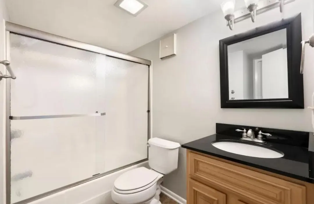 Back Bay Condo 1106-1