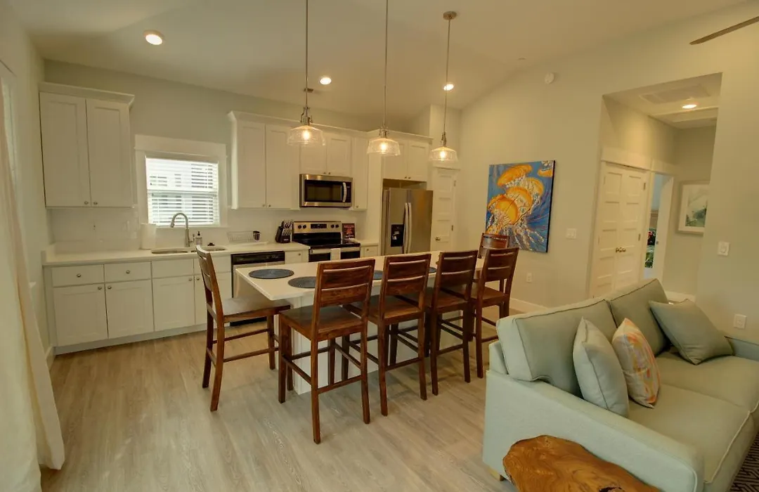 Beacon Quarters By Kees Vacations-1