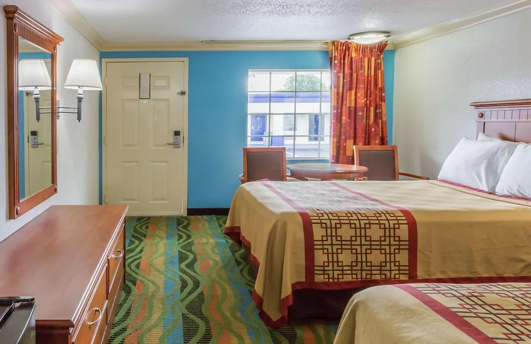 Days Inn By Wyndham Virginia Beach Town Center-1
