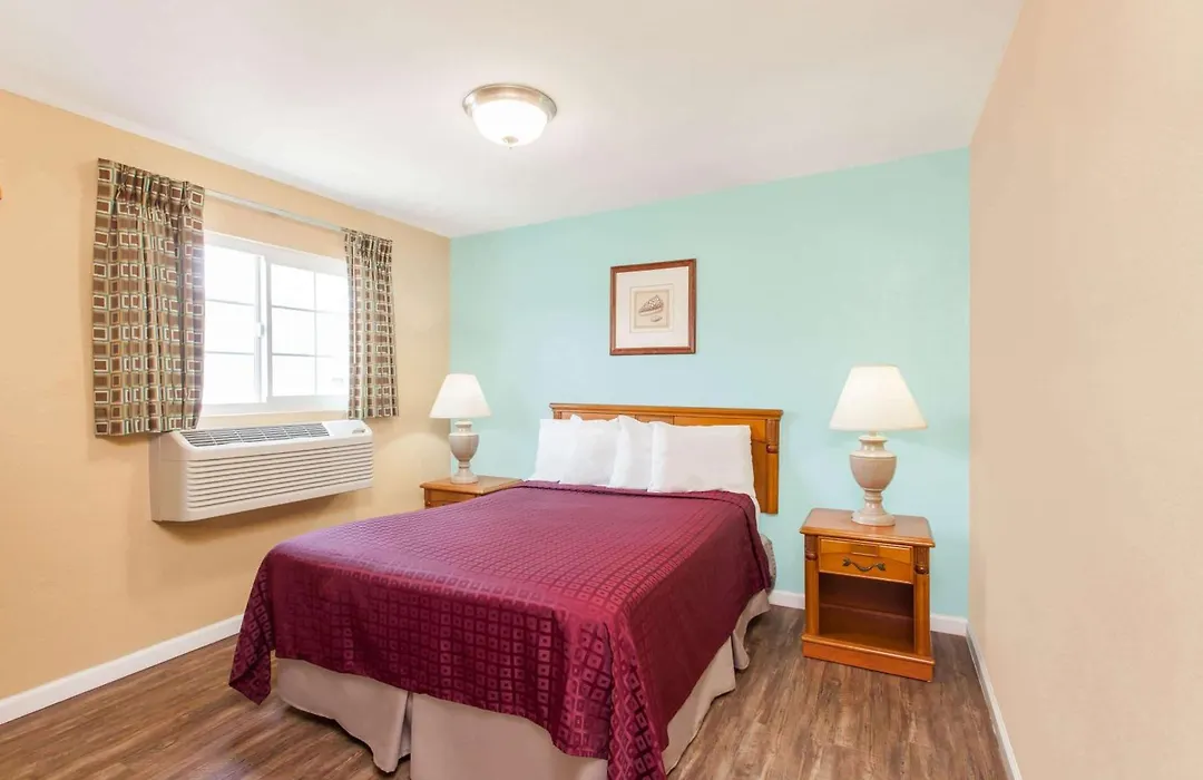 Travelodge By Wyndham San Diego Seaworld-1