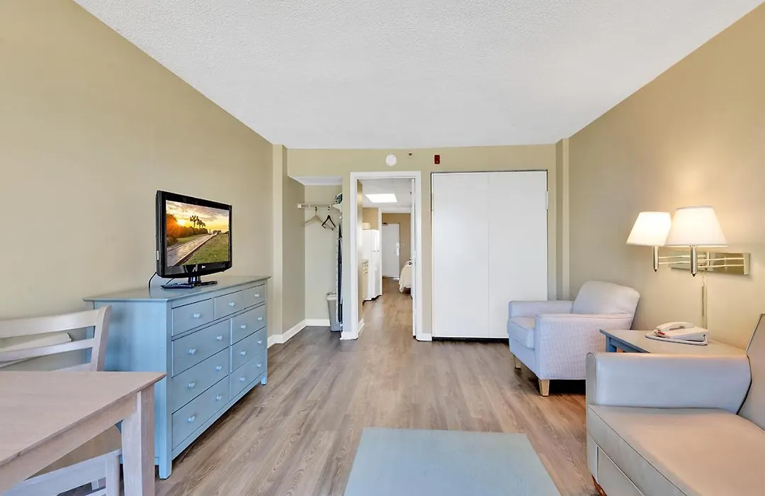 Windsurfer Hotel-1