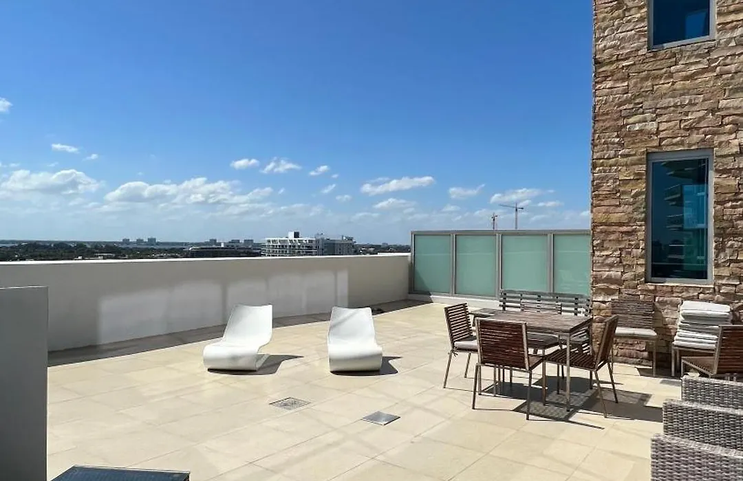 Monte Carlo Suites In Miami Beach-1