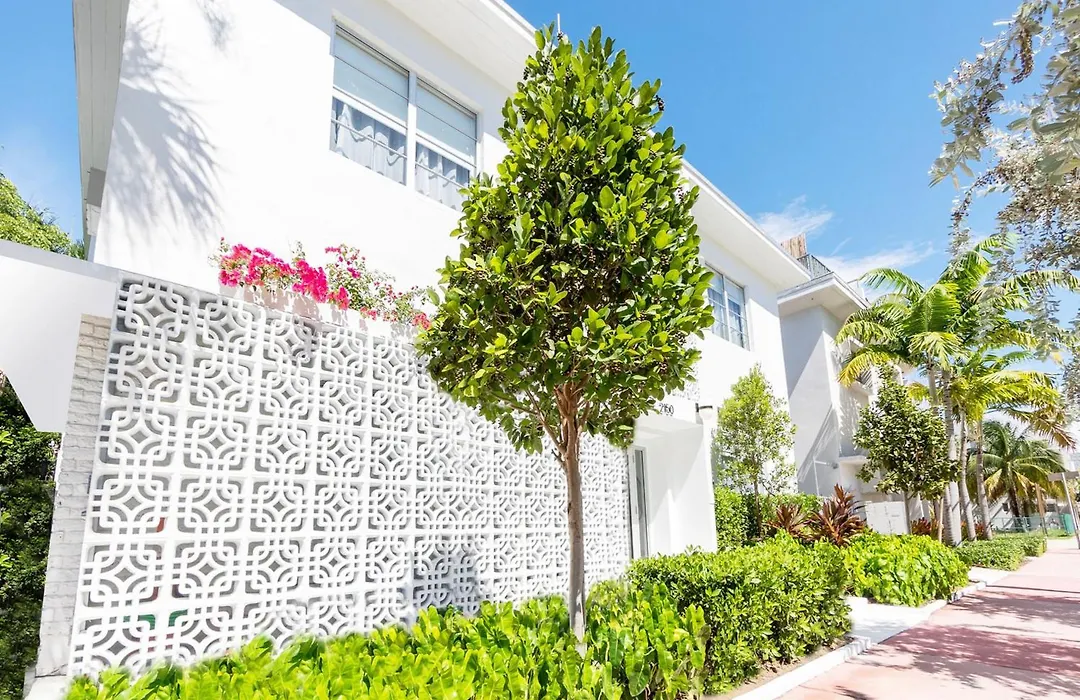 Kasa Collins Park Miami Beach Convention Center-1