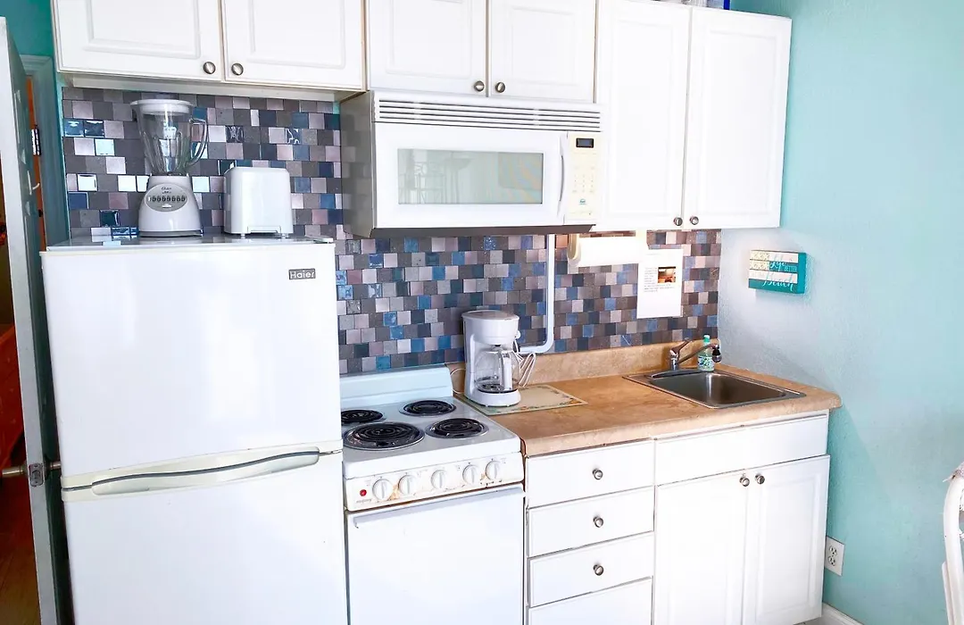 Harbour Beach Resort - Direct Oceanfront, Private Balcony !-1