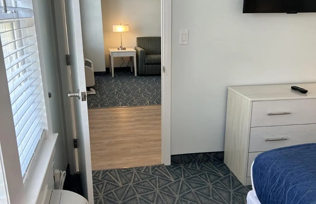 The Admiral Hotel/Motel-1