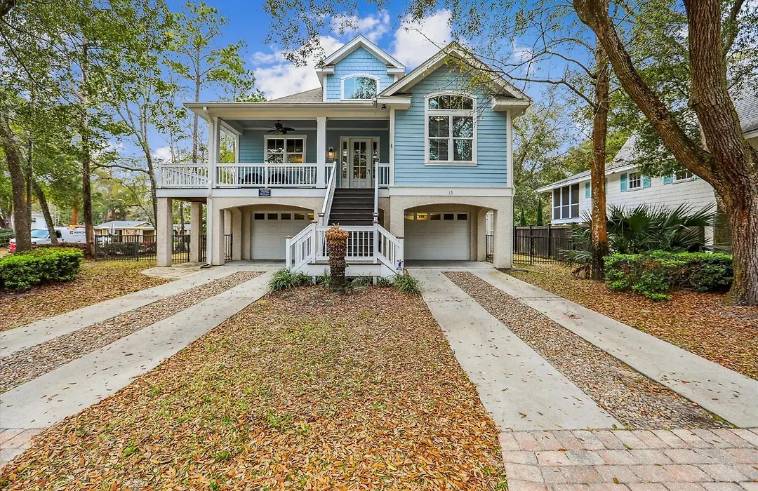 13 Moonshell Rd- Near Ocean,Huge Pool,Fully Fenced Backyard! Free Activities!-1