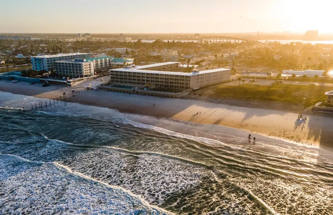 Ocean Front And Pool Front At Daytona Inn Beach Resort-1