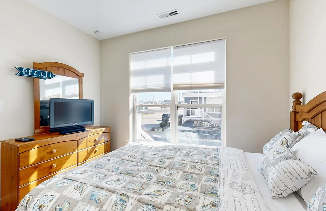 Broad Marsh Beach House II-1