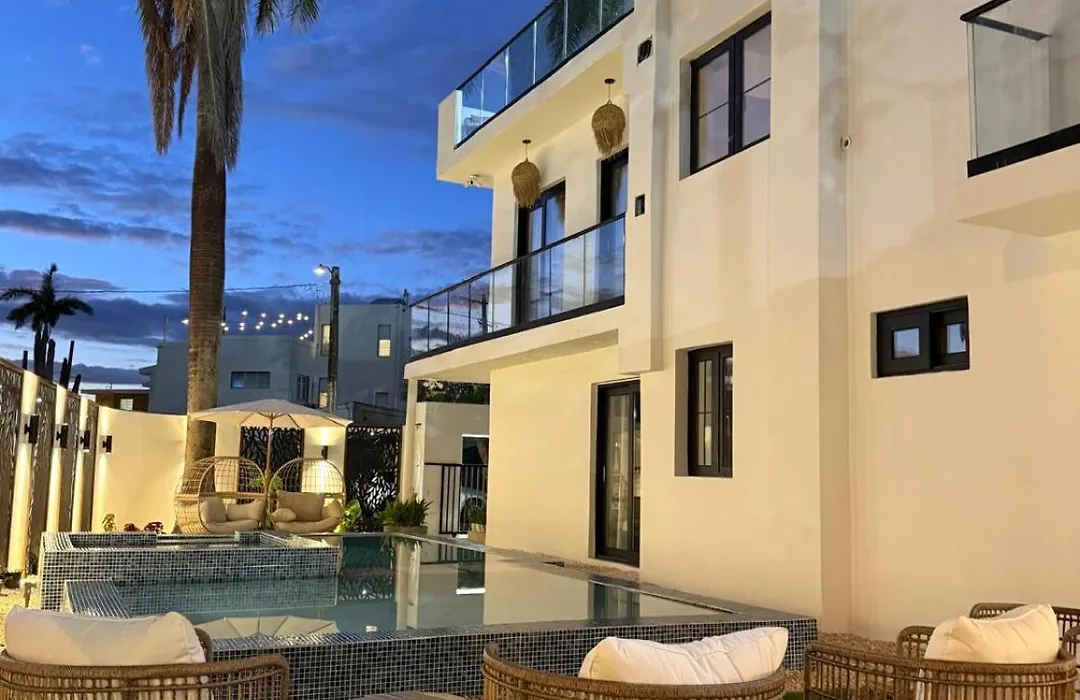 Rooftop Couples Suites At Ocean Park Beach Club-1