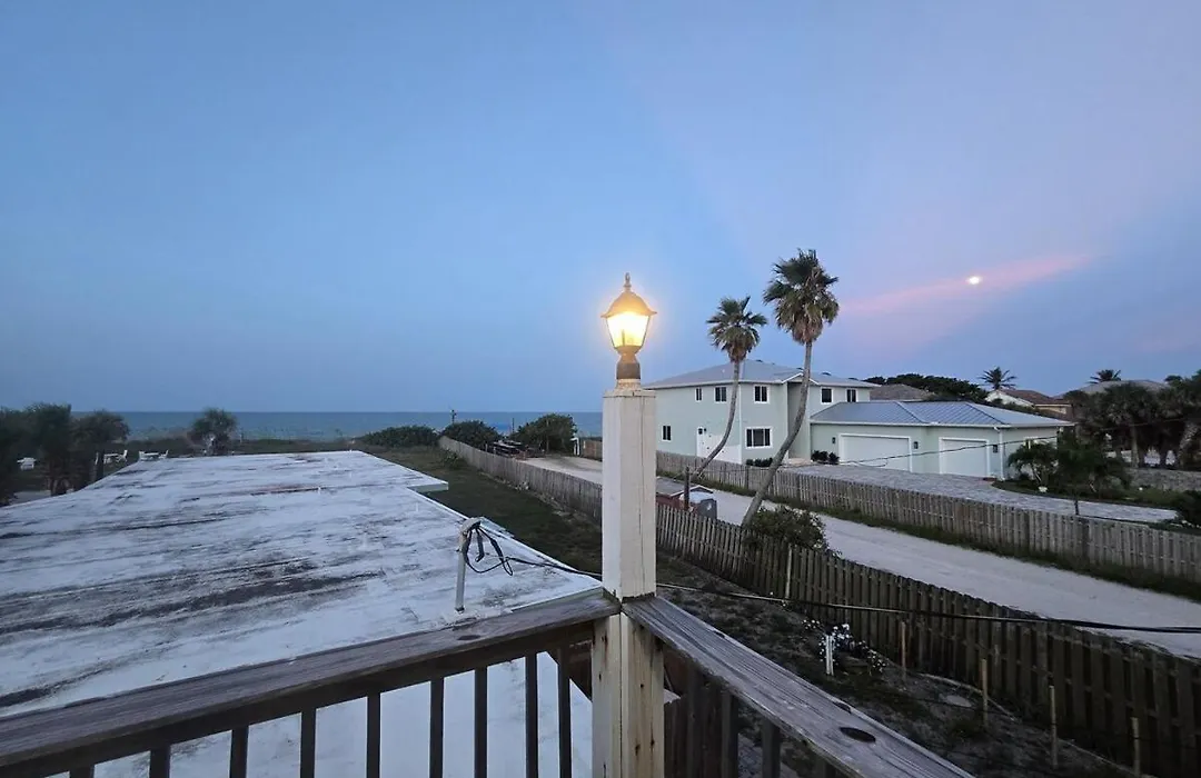 Blue Tropical Haven Romantic Oceanfront Escape - Unit 9-1
