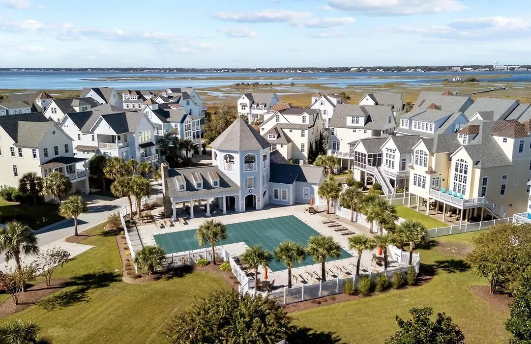 Posh Pelican Home-1