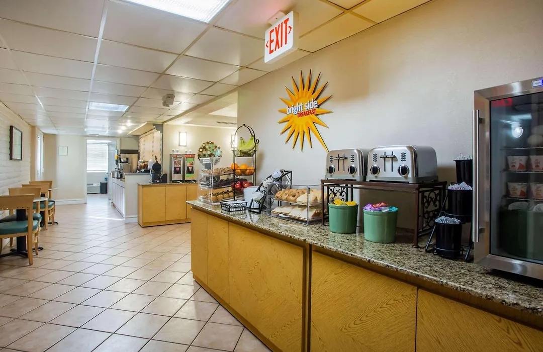 La Quinta Inn By Wyndham Norfolk Virginia Beach-1