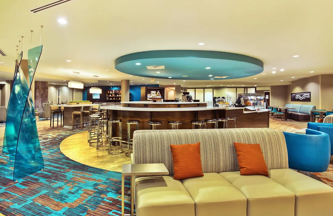 Courtyard By Marriott Gulfport Beachfront-1