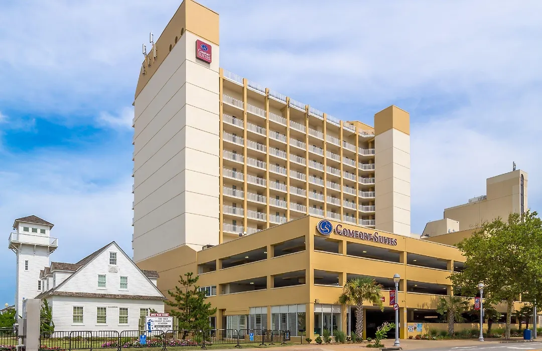 Comfort Suites Beachfront-1
