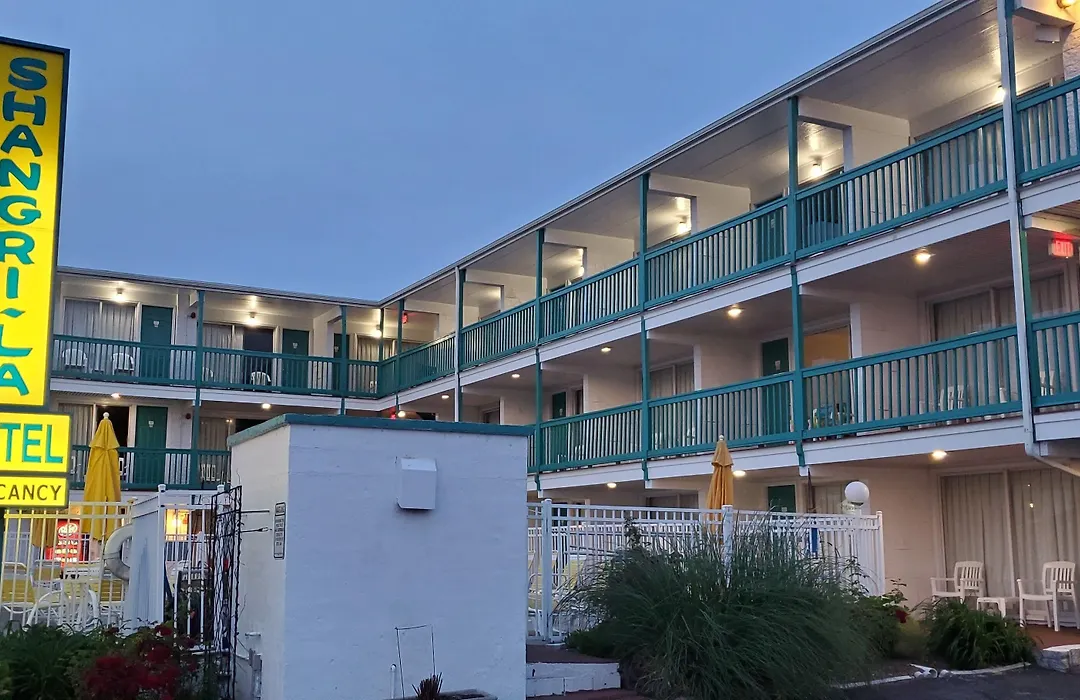 Shangri-La Motel-1