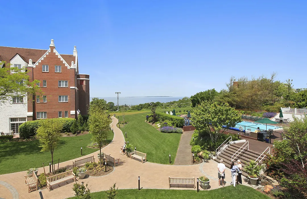 Montauk Manor-1